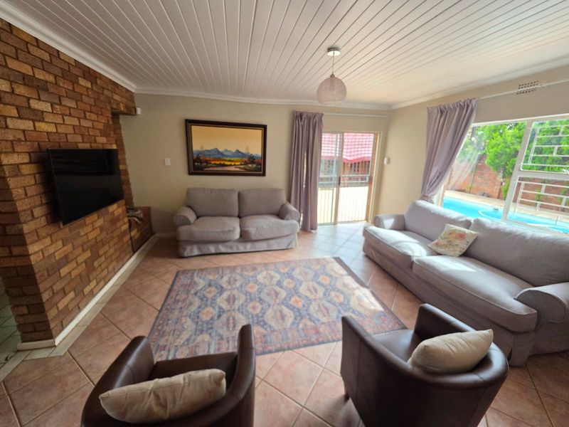 House For Sale in El Toro Park - Photo 2