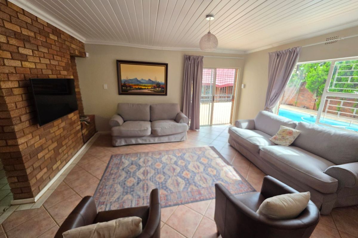 House For Sale in El Toro Park - Photo 2