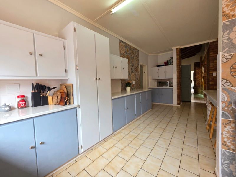 House For Sale in El Toro Park - Photo 8