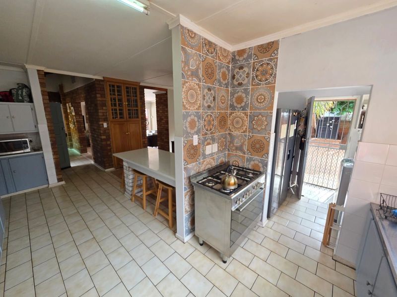 House For Sale in El Toro Park - Photo 7