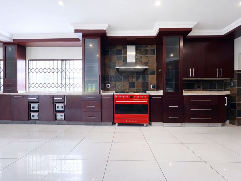 House For Sale in Gholfsig - Photo 3