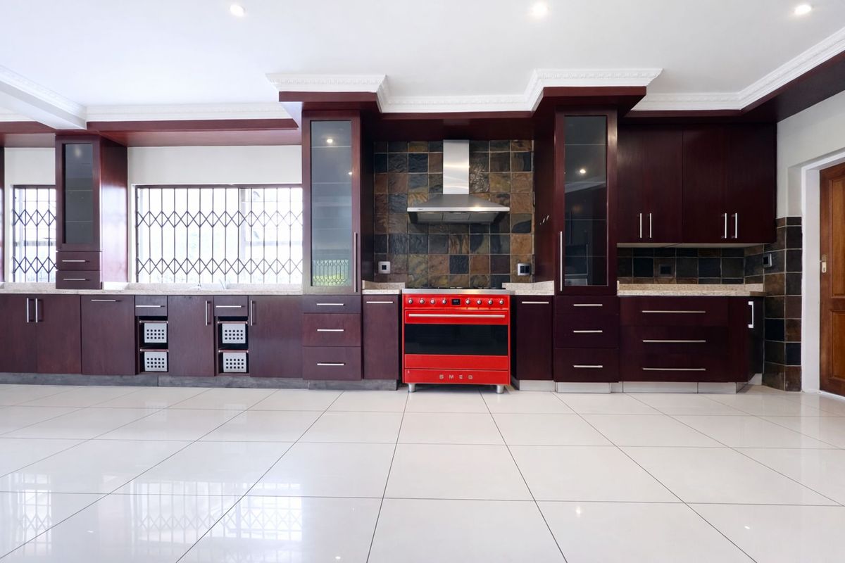 House For Sale in Gholfsig - Photo 3