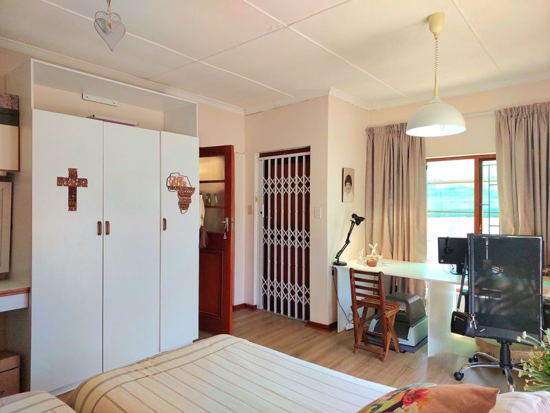 House For Sale in George South - Photo 9