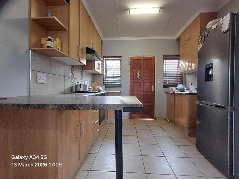 Townhouse For Sale in Meiringspark - Photo 8