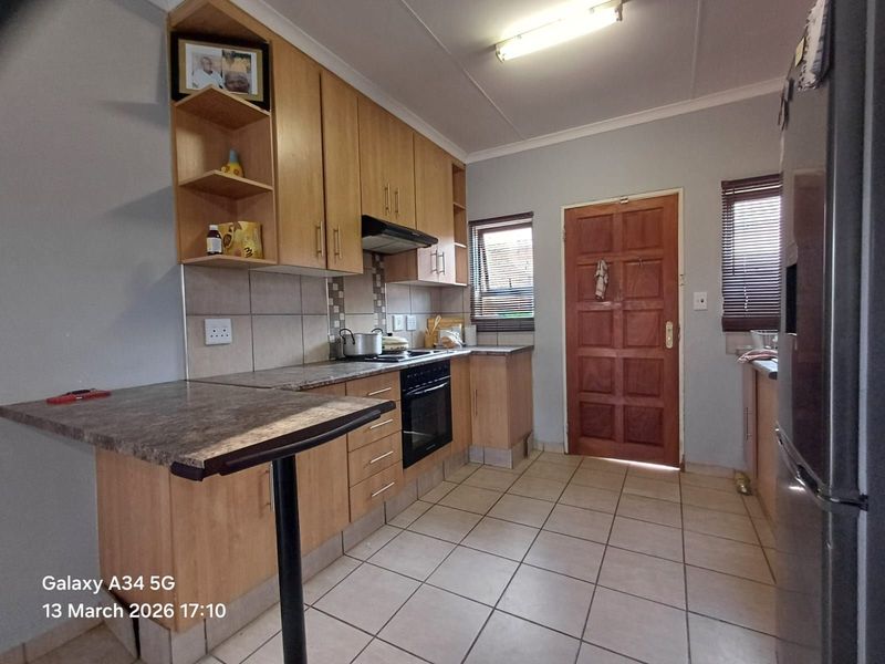 Townhouse For Sale in Meiringspark - Photo 7