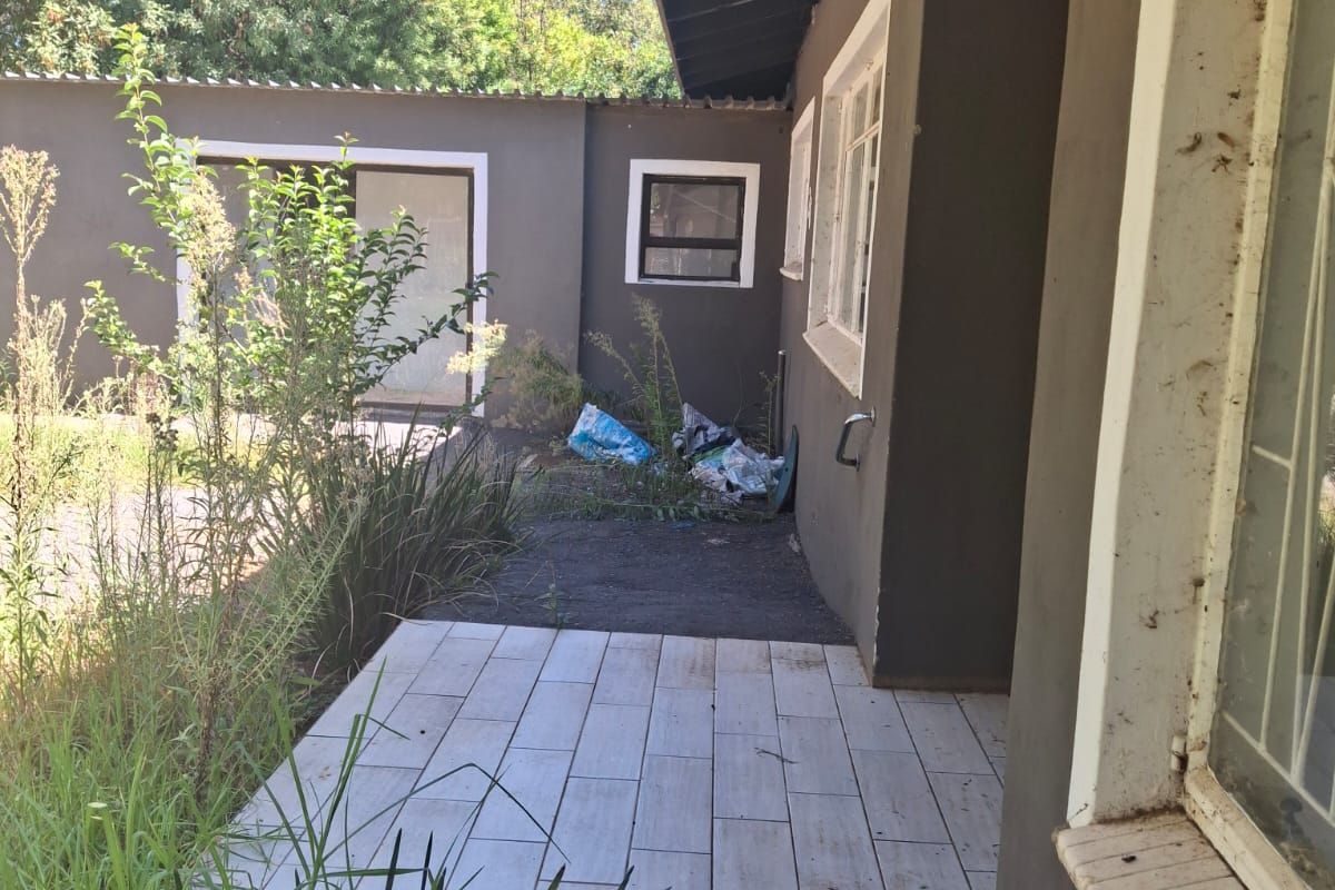 House For Sale in Songloed - Photo 2