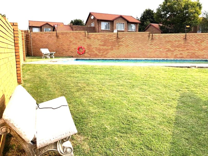 House For Sale in The Reeds - Photo 2