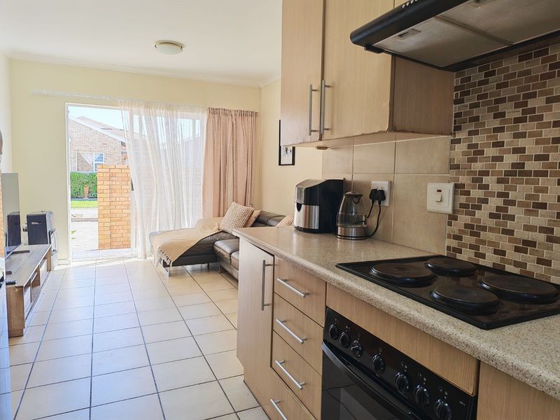 Townhouse For Sale in South End - Photo 5