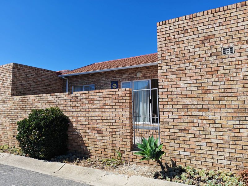 Townhouse For Sale in South End - Photo 9