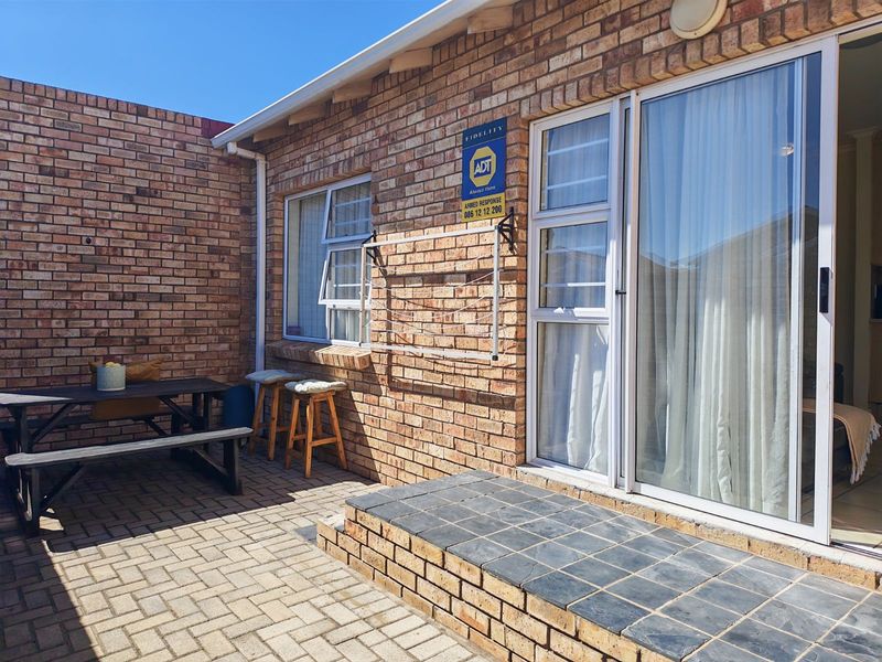 Townhouse For Sale in South End - Photo 8