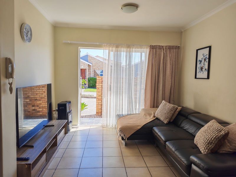 Townhouse For Sale in South End - Photo 7