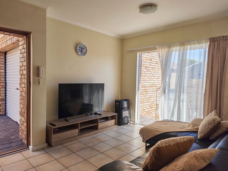 Townhouse For Sale in South End - Photo 2