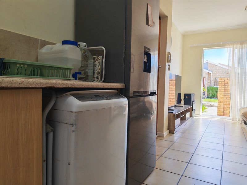 Townhouse For Sale in South End - Photo 6