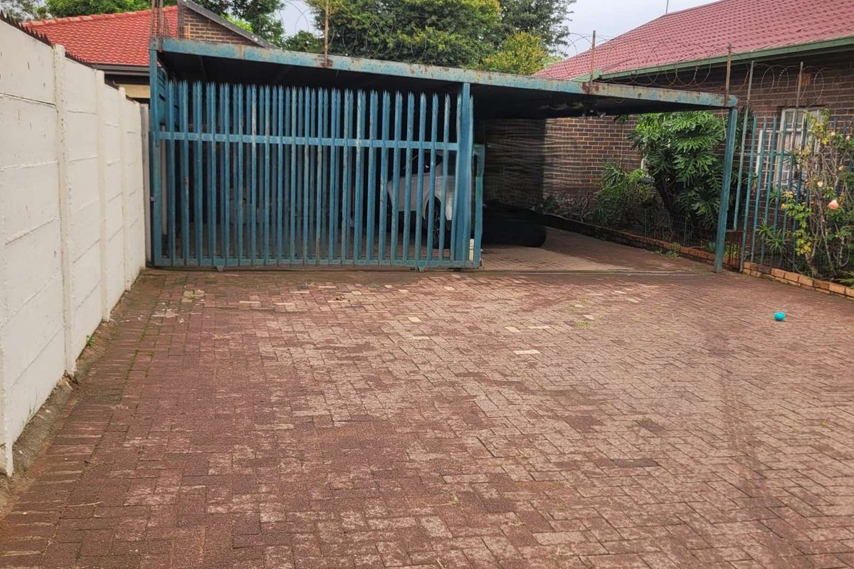 House For Sale in Tasbet Park Ext 2 - Photo 2