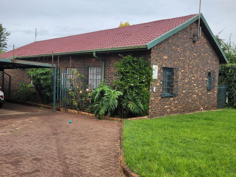 House For Sale in Tasbet Park Ext 2 - Photo 4