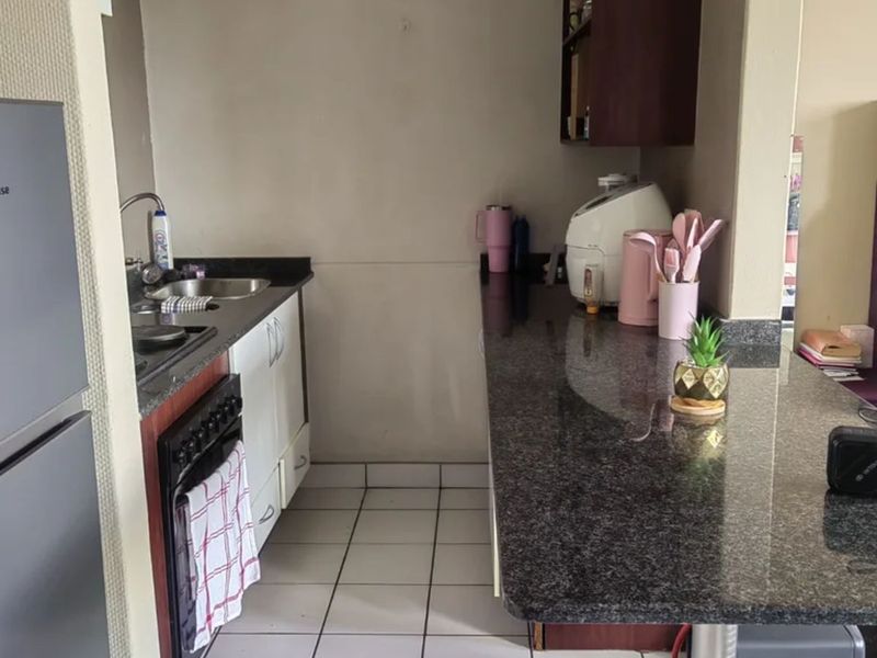 Apartment To Rent in Braamfontein - Photo 4
