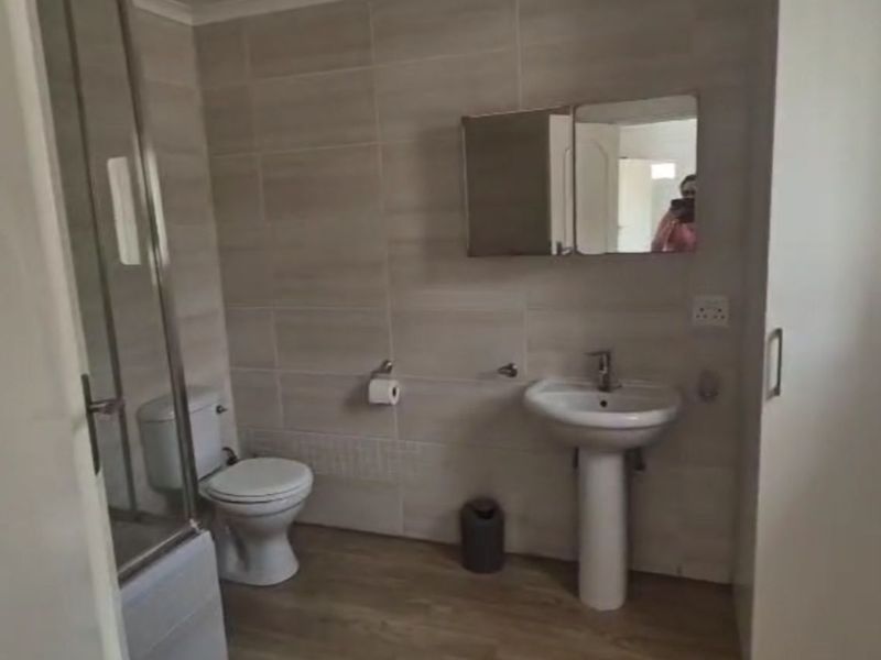 House To Rent in Parktown North - Photo 7