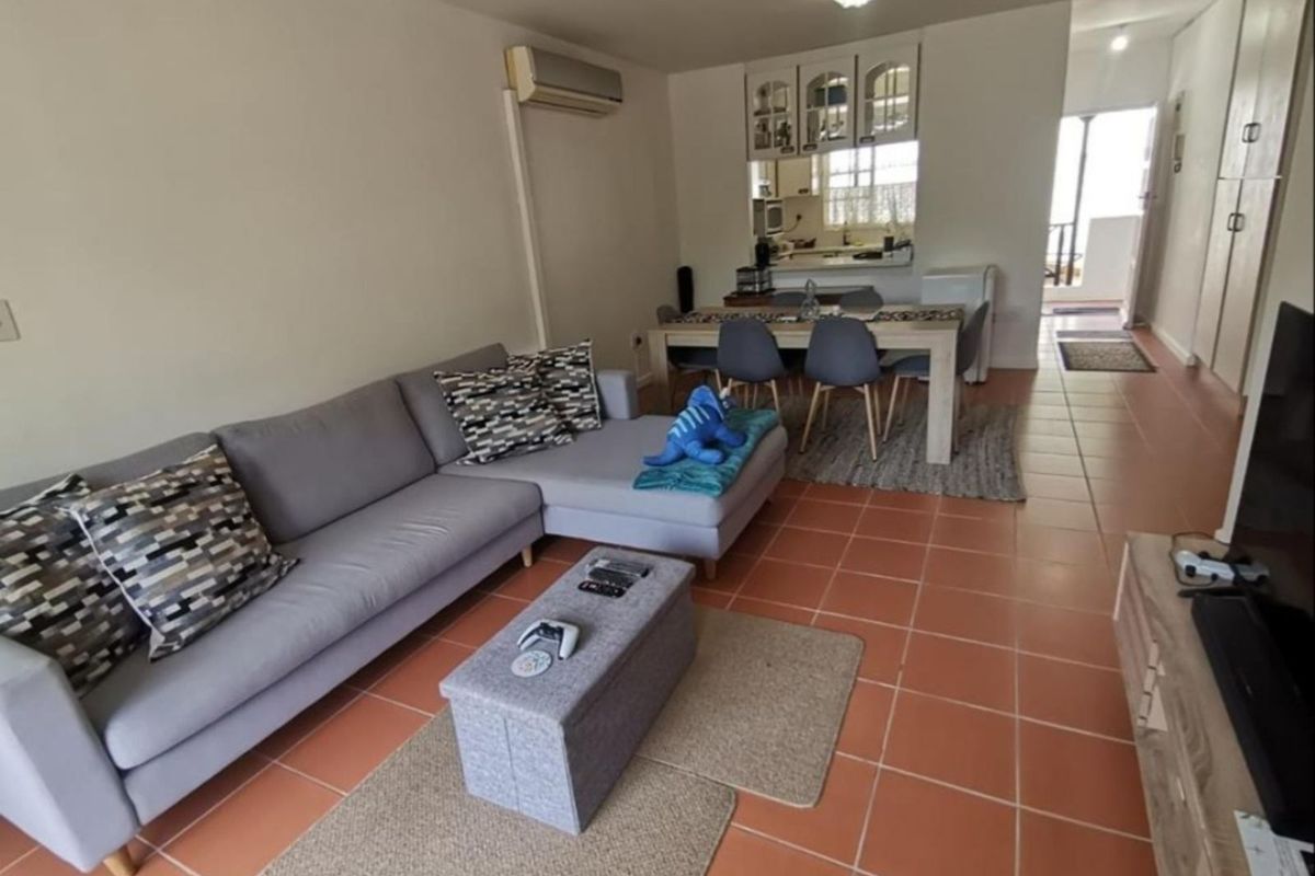 Townhouse To Rent in Manor Gardens - Photo 2