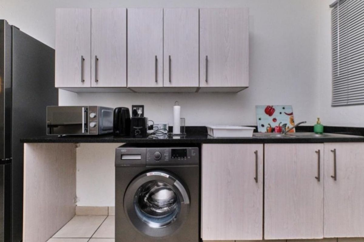 Apartment To Rent in Lonehill - Photo 3