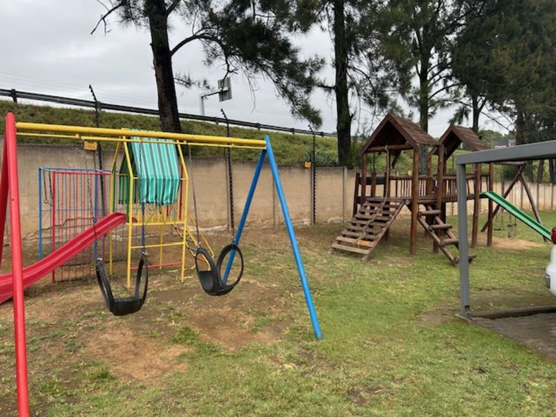 Apartment For Sale in Bryanston - Photo 7