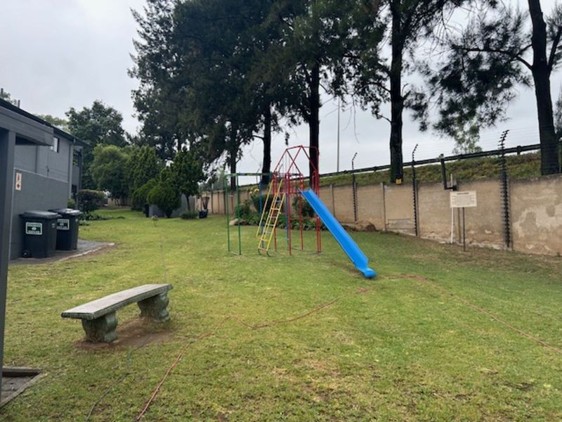 Apartment For Sale in Bryanston - Photo 6