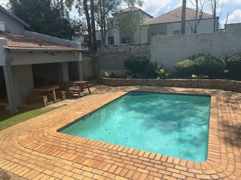 Apartment For Sale in Bryanston - Photo 4