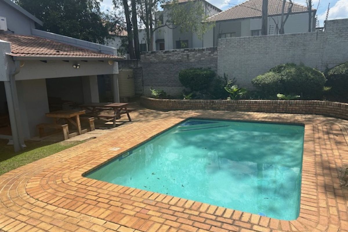 Apartment For Sale in Bryanston - Photo 4