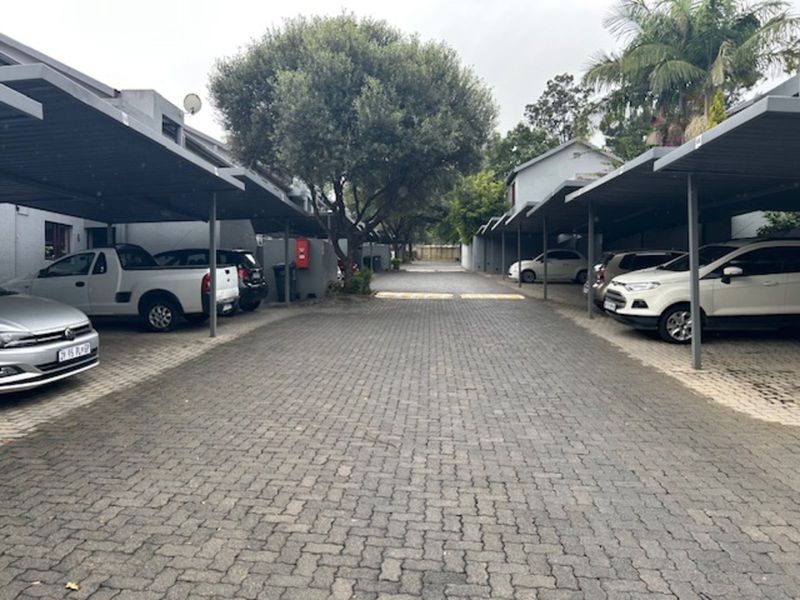 Apartment For Sale in Bryanston - Photo 3