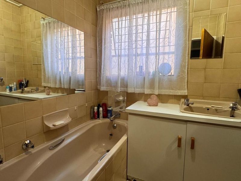 Townhouse For Sale in New Park - Photo 10