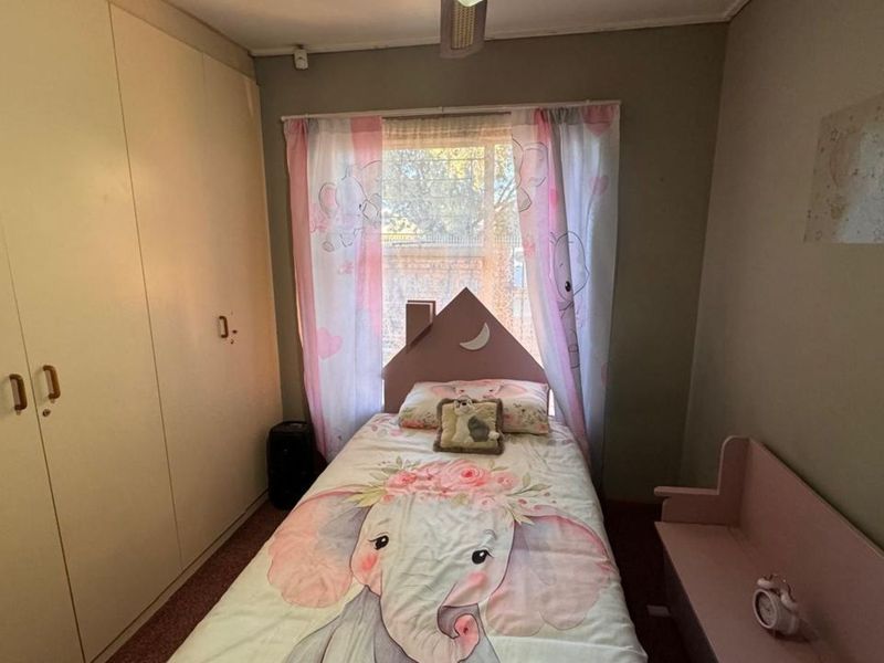 Townhouse For Sale in New Park - Photo 7