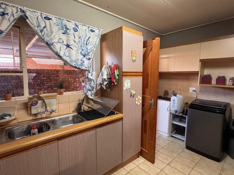 Townhouse For Sale in New Park - Photo 6