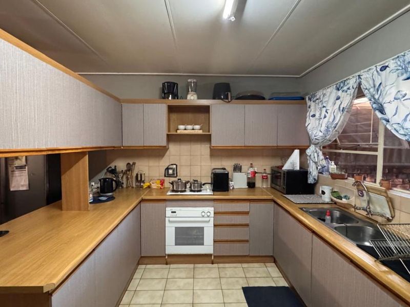 Townhouse For Sale in New Park - Photo 5