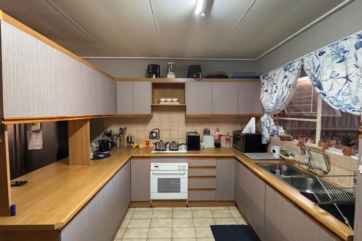 Townhouse For Sale in New Park - Photo 5