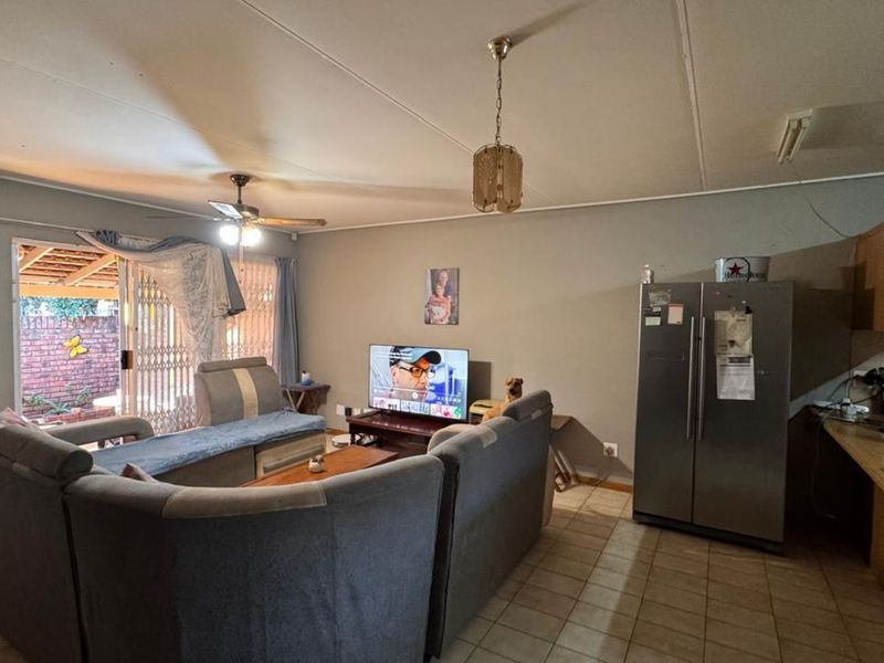 Townhouse For Sale in New Park - Photo 4