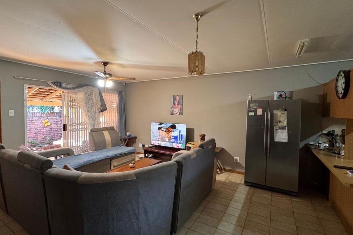 Townhouse For Sale in New Park - Photo 4