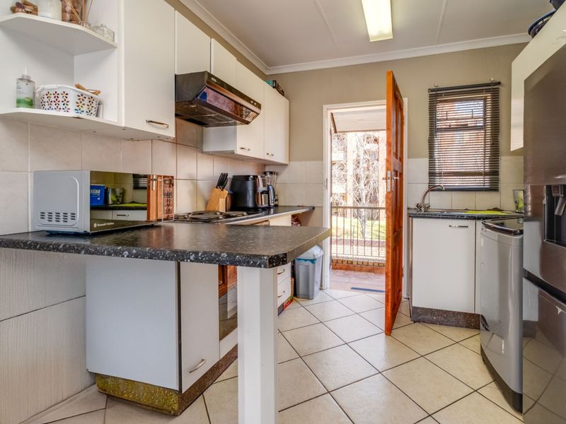 Apartment For Sale in Honeydew Grove - Photo 4