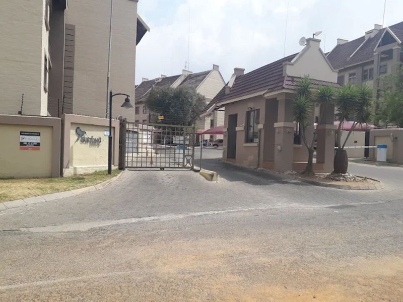 Apartment For Sale in Northgate - Photo 7