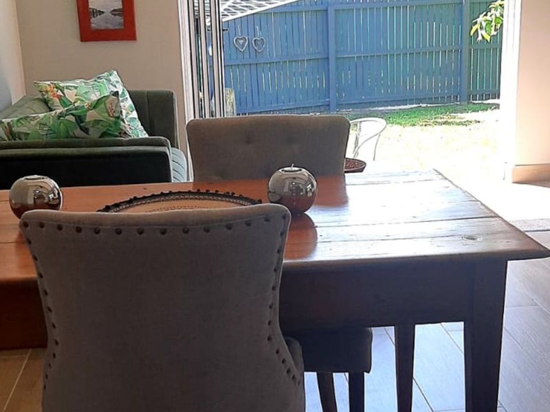 Apartment To Rent in The Island - Photo 3