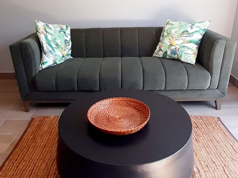 Apartment To Rent in The Island - Photo 2