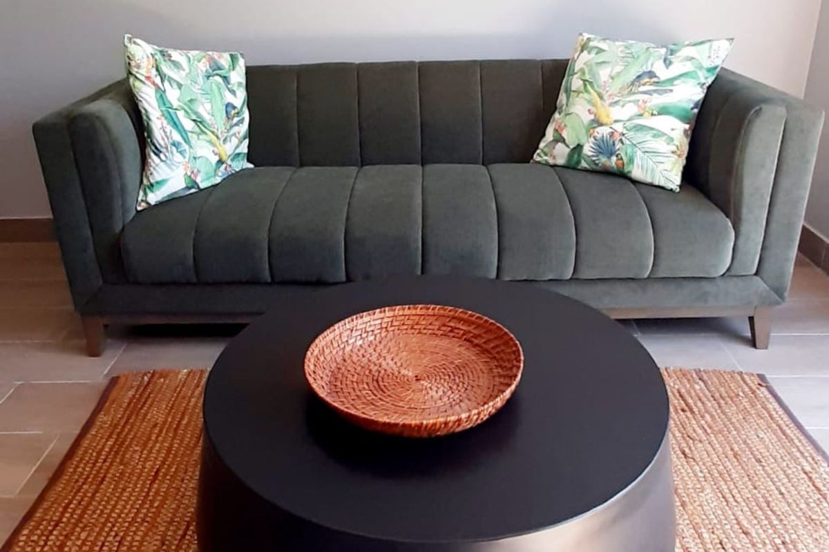 Apartment To Rent in The Island - Photo 2