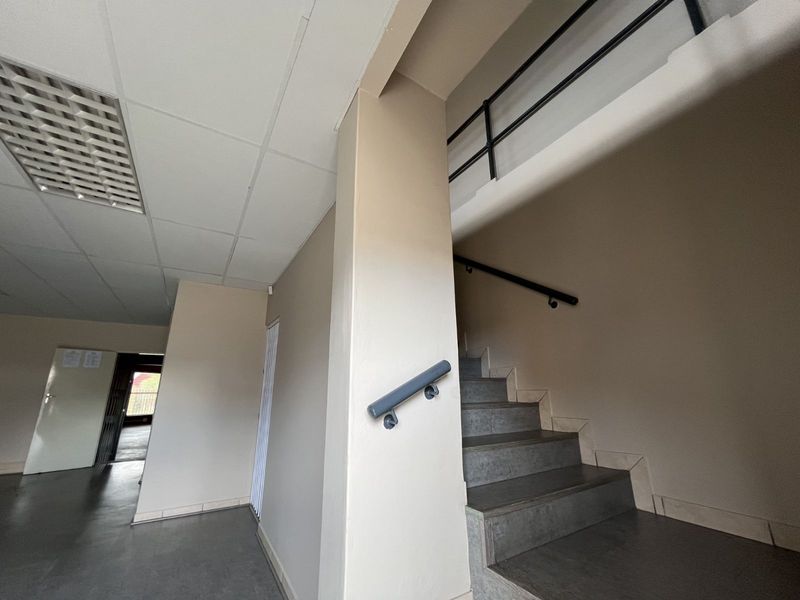 Industrial To Rent in Rooihuiskraal - Photo 5