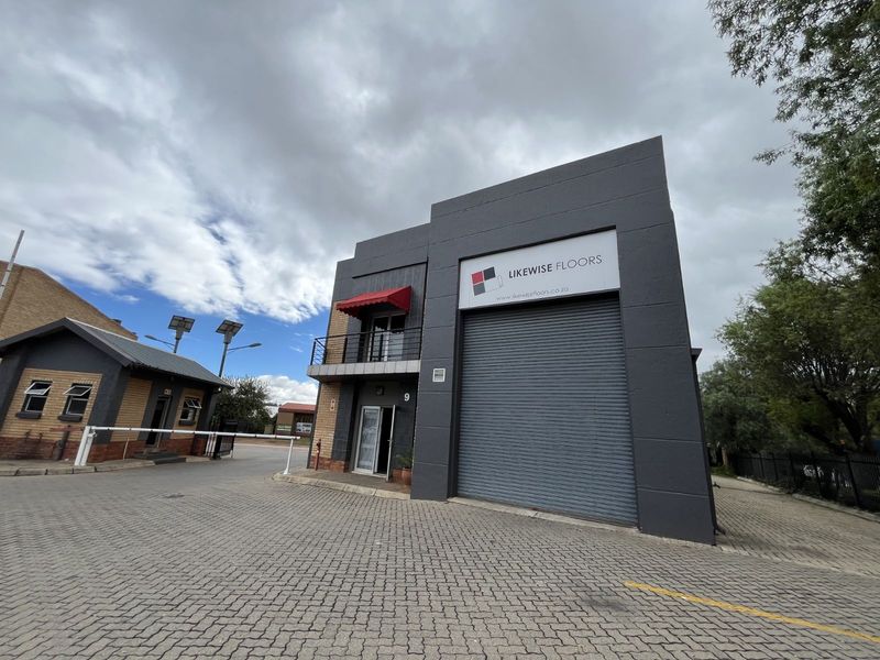 Industrial To Rent in Rooihuiskraal - Photo 2