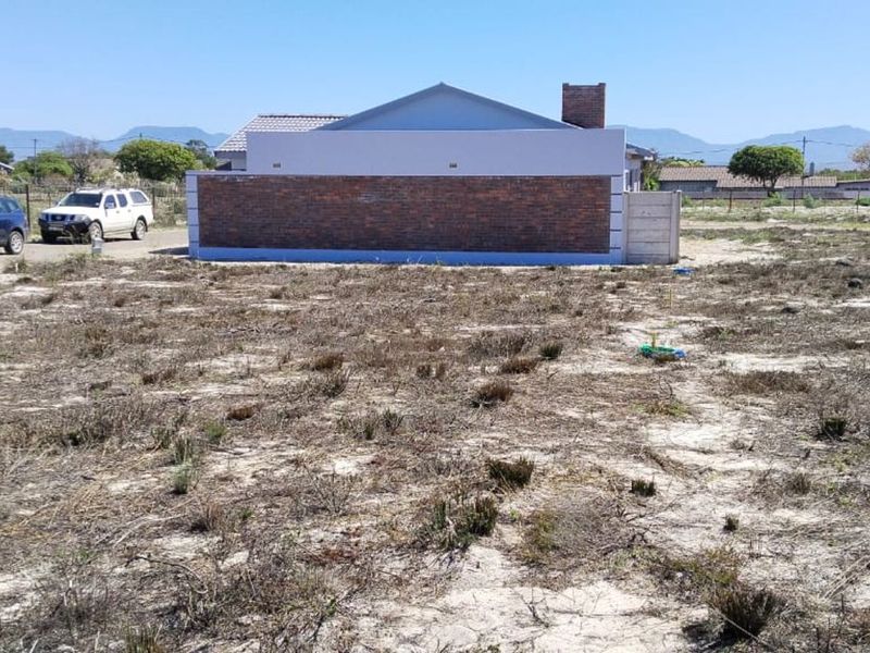 House For Sale in Albertinia Central - Photo 2