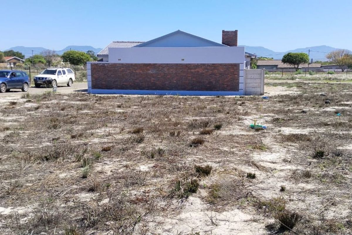 House For Sale in Albertinia Central - Photo 2