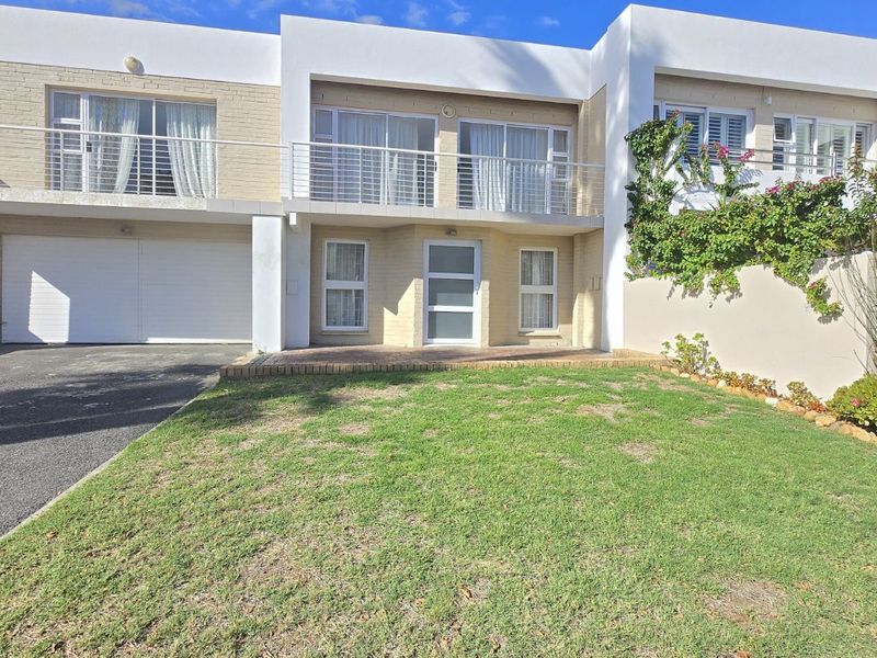 House For Sale in Cayman Beach - Photo 2