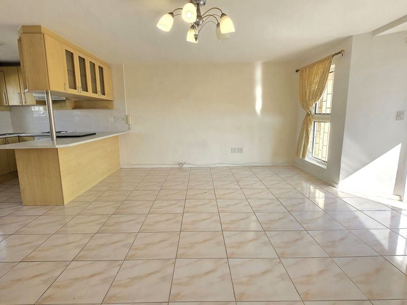 House For Sale in Cayman Beach - Photo 6