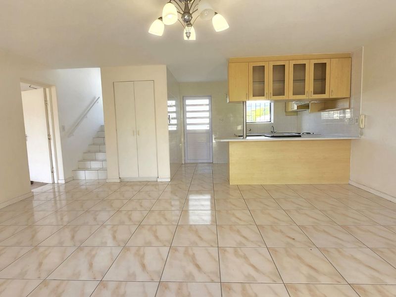 House For Sale in Cayman Beach - Photo 9