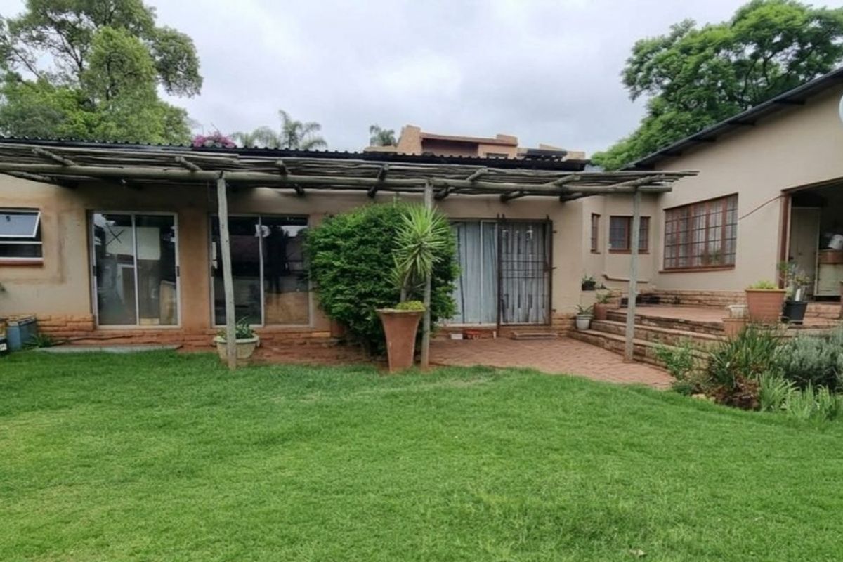 House For Sale in Wilro Park - Photo 2