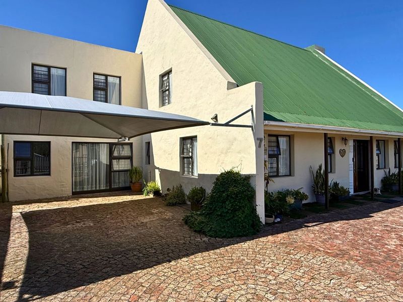 House For Sale in Perlemoenbaai - Photo 2