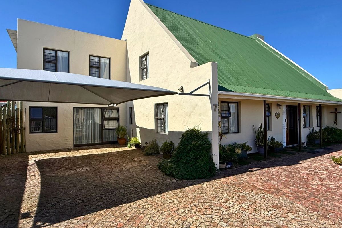 House For Sale in Perlemoenbaai - Photo 2